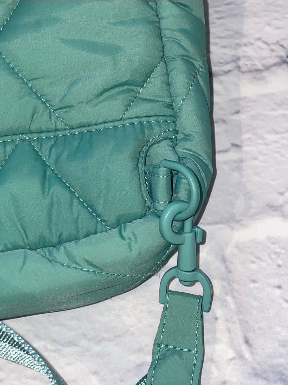 Vera Bradley Esssential Sling Backpack Crossbody Bag Ultralight Beryl Green - Picture 4 of 6